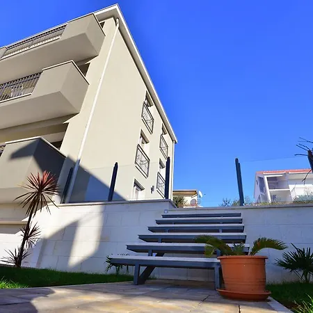 Coratina Apartment