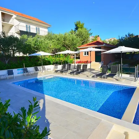 Apartament Coratina *
