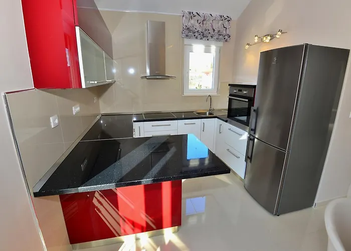 Coratina Трогір