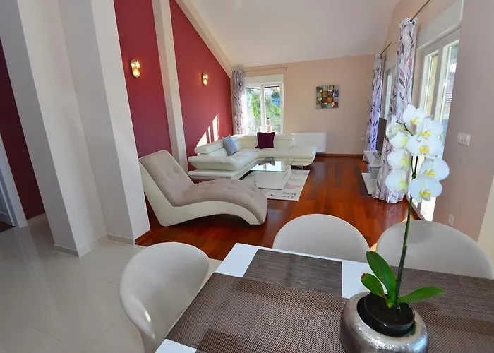 Apartment Coratina *