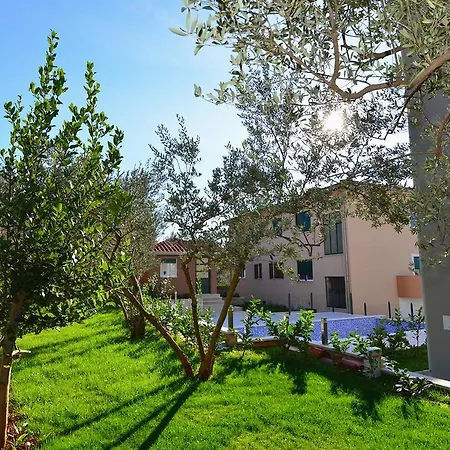 Coratina Apartment *